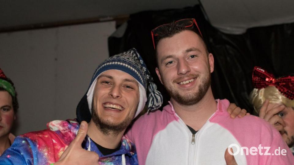 Beim Weiberfasching in Moosbach ging am &quot;Naschn Pfinsta&quot; die Post ab. Der ganze Ort war eine einzige Partymeile. Bild: dtr