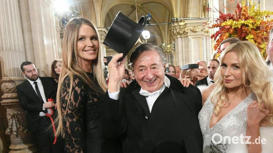 Ellen Macpherson (l) ist der diesjährige Ehrengast von Richard Lugner. Und „Moni“ ist auch dabei. Foto: Helmut Fohringer/APA Bild: Helmut Fohringer