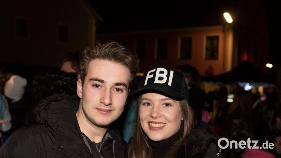 Beim Weiberfasching in Moosbach ging am &quot;Naschn Pfinsta&quot; die Post ab. Der ganze Ort war eine einzige Partymeile. Bild: dtr