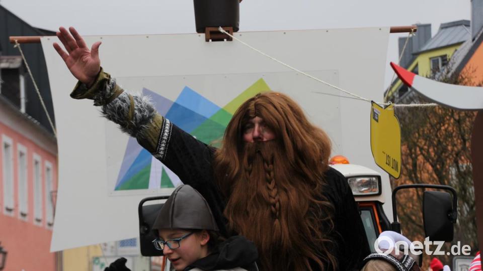 Nicht wiederzuerkennen: Oberbürgermeister Oliver Weigel als martialischer Kämpfer für Rawetz. Bild: kro