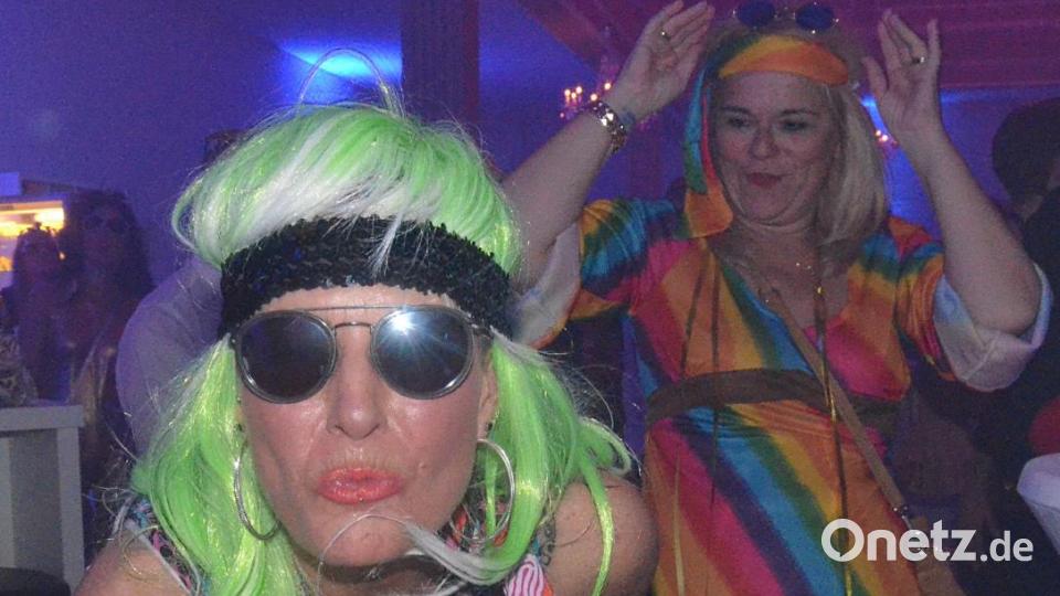 Ein Handkuss für viel Glitzer und Glamour. Bild: Kunz