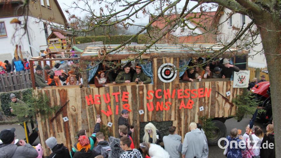 Der Schützenverein schießt sich gleich selber ab. Bild: frd