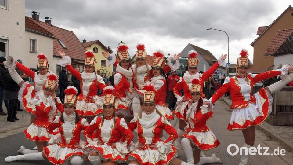 Die Prinzengarde der Rot-Weiß-Gold Rieden war für die Zuschauer ein Augenschmaus. Bild: sön