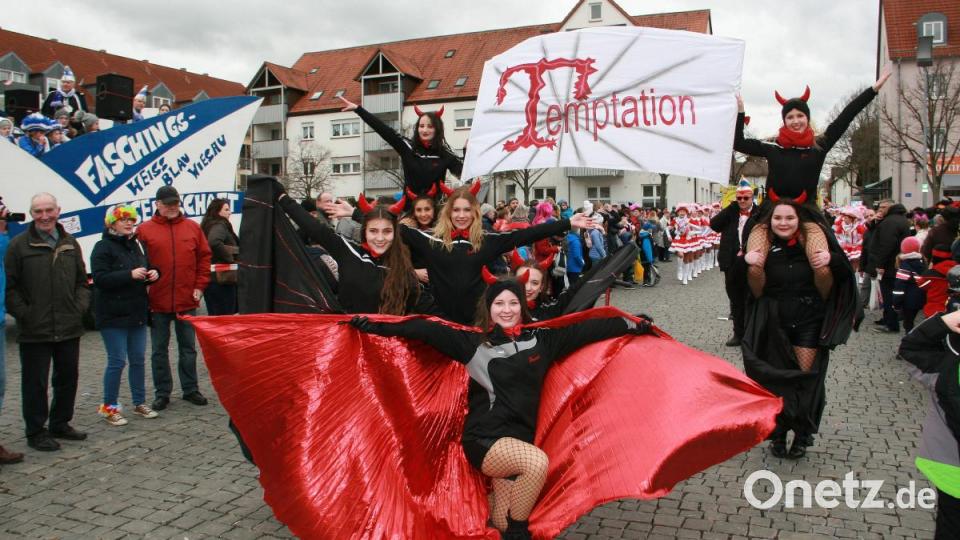An der Tanzformation „Temptation“ kommt keiner in Wiesau vorbei. Bild: wro
