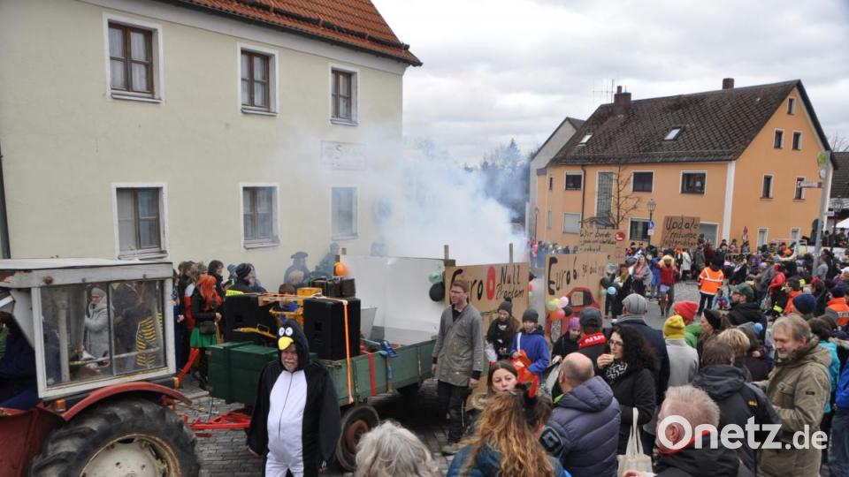 Faschingsumzug Altenstadt Genau Bild: dob