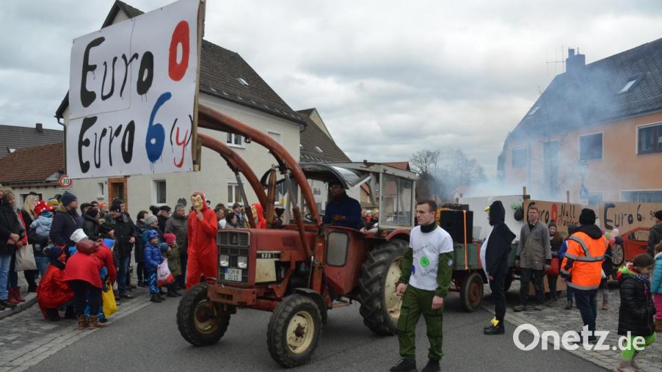 Für die Musikanten der Jugendkapelle Roggenstein war der Diesel-Skandal Thema für Fasching. Bild: dob