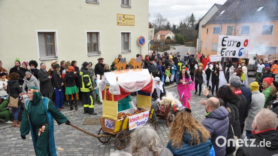 Faschingsumzug Altenstadt Genau Bild: dob