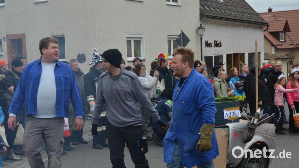 Für die Musikanten der Jugendkapelle Roggenstein war der Diesel-Skandal Thema für Fasching. Bild: dob