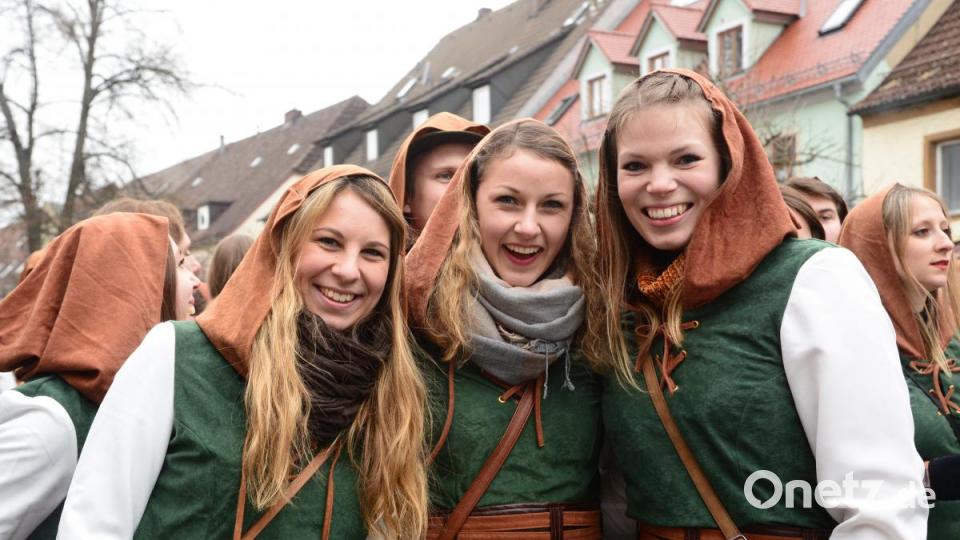 Die Volleyballspielerinnen der Red Shark zeigten imit ihrer Kostümierung hre Liebe zu "Robin Hood". Bild: bey