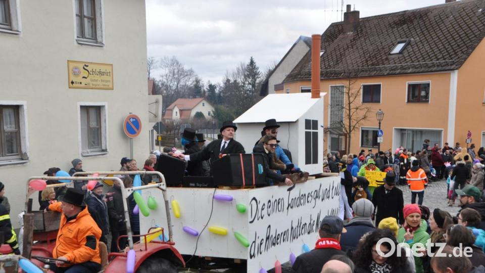 Faschingsumzug Altenstadt Genau Bild: dob