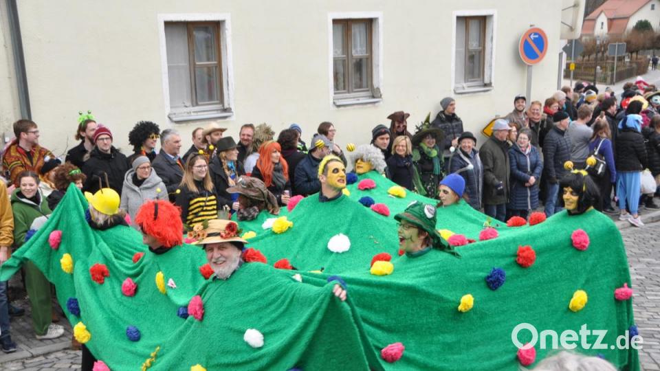 Im Wohngebiet Breite Wiesen ist längst Platz für Blumenwiesen und Bienen. Bild: dob
