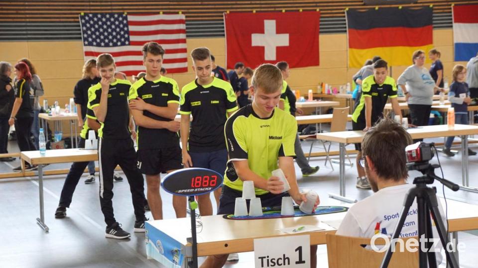 Spannung ist nicht nur bei den Finalbegegnungen angesagt. Hier eine Szene aus einem Staffelwettbewerb. Tausendstel Sekunden zählen. Bild: bkr