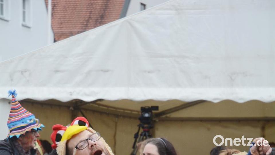 Faschingstreiben vor dem Alten Rathaus Bild: Gabi Schönberger