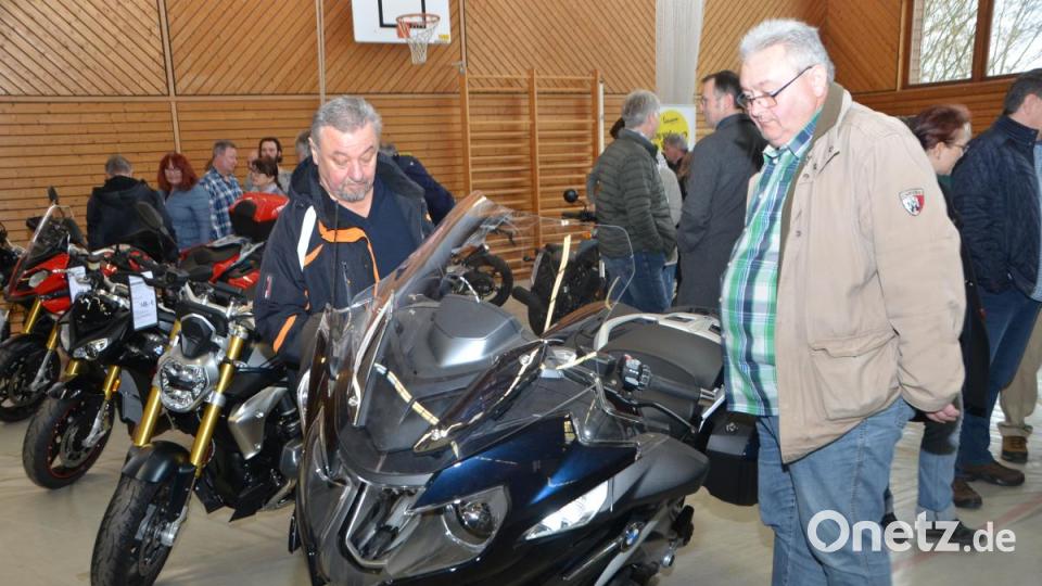 Die Motorradausstellung in der Dreifachturnhalles des Motorradclubs Vohenstrauß (MCV) war wieder ein Riesenerfolg. Bild: dob