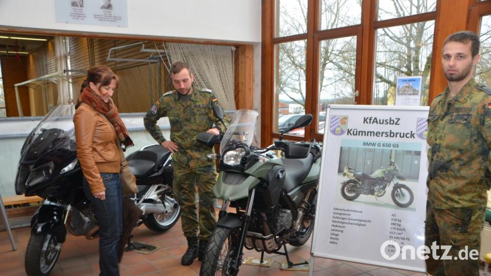 Die Motorradausstellung in der Dreifachturnhalles des Motorradclubs Vohenstrauß (MCV) war wieder ein Riesenerfolg. Bild: dob