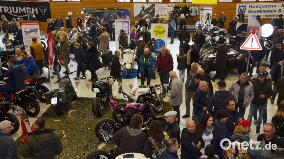 Die Motorradausstellung in der Dreifachturnhalles des Motorradclubs Vohenstrauß (MCV) war wieder ein Riesenerfolg und zieht Biker aus der ganzen Oberpfalz an. Bild: dob