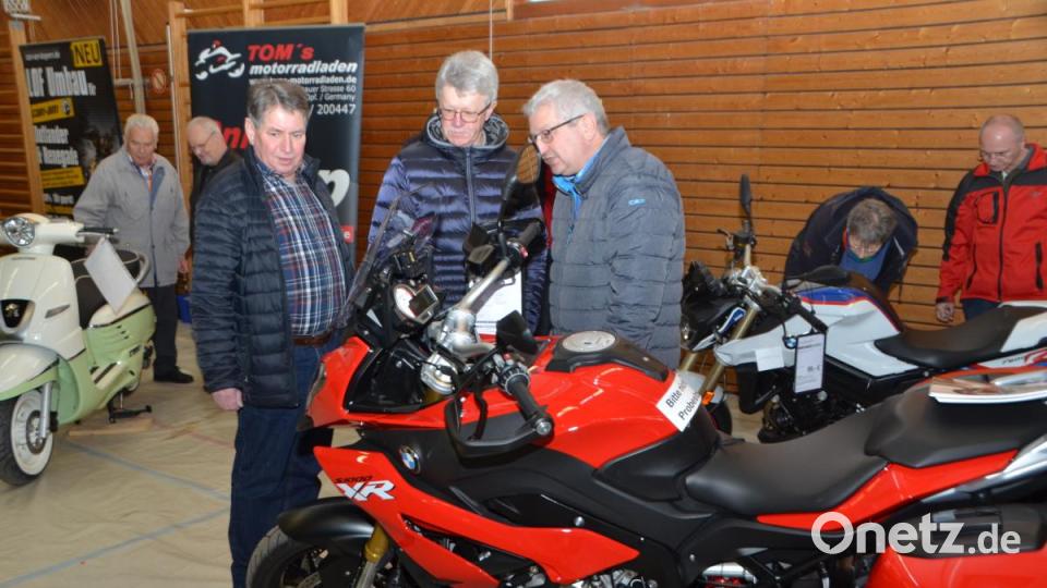 Die Motorradausstellung in der Dreifachturnhalles des Motorradclubs Vohenstrauß (MCV) war wieder ein Riesenerfolg. Bild: dob