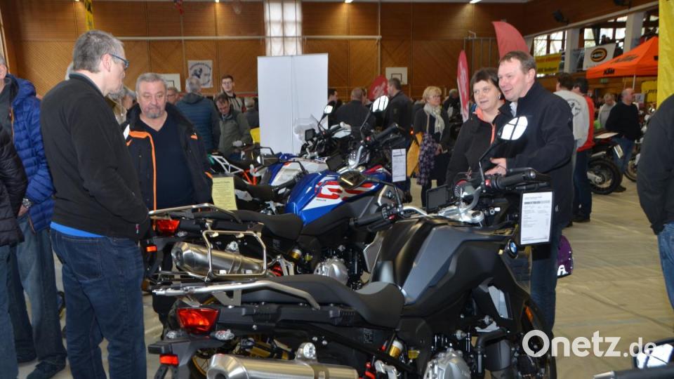 Die Motorradausstellung in der Dreifachturnhalles des Motorradclubs Vohenstrauß (MCV) war wieder ein Riesenerfolg. Bild: dob