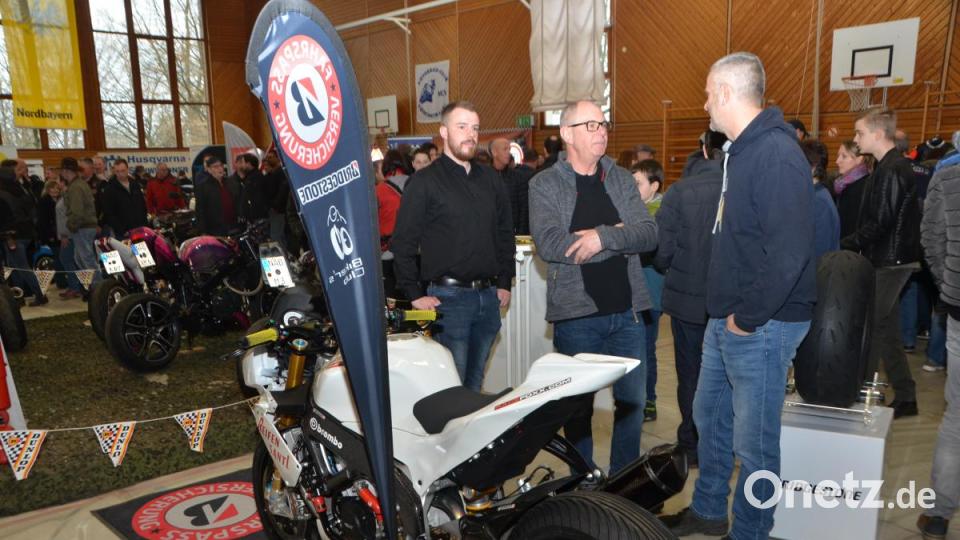 Fachsimpeln unter Gleichgesinnten. Bild: dob