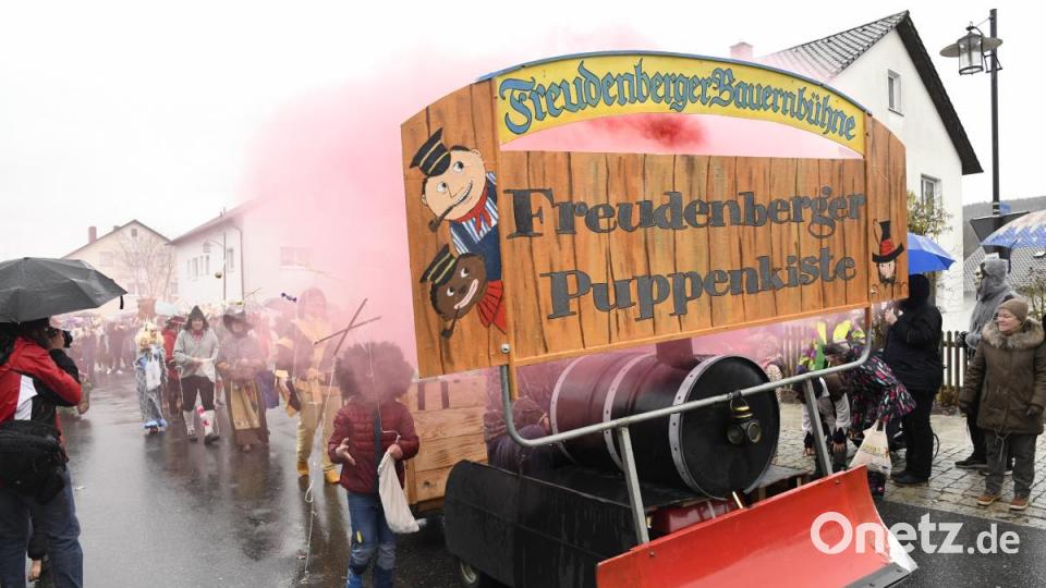 Faschingszug in Freudenberg Bild: Petra Hartl