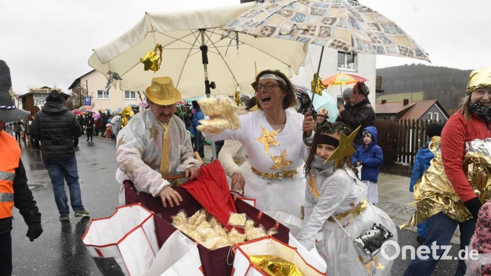 Faschingszug in Freudenberg Bild: Petra Hartl