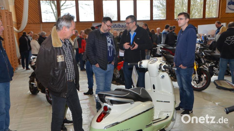Die Motorradausstellung in der Dreifachturnhalles des Motorradclubs Vohenstrauß (MCV) war wieder ein Riesenerfolg. Bild: dob