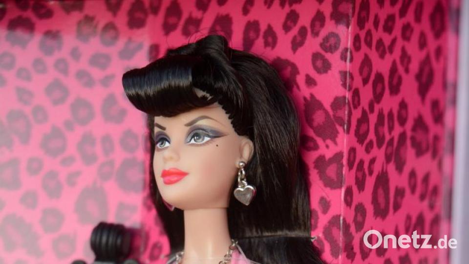 Über 1500 Barbies sind im Besitz von Melanie Korsche. Dabei hat ihre Sammelleidenschaft erst im Erwachsenenalter begonnen. Bild: Gabi Schönberger