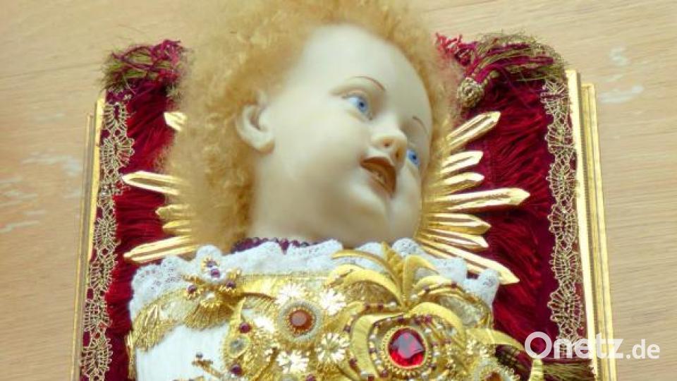 Kleine Kostbarkeiten sind ab 18. März im Steinstadl in Parkstein in der Ausstellung "Filigrane Klosterarbeiten" zu bewundern. Bild: fsb