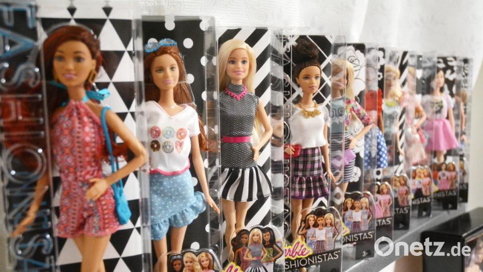 Über 1500 Barbies sind im Besitz von Melanie Korsche. Dabei hat ihre Sammelleidenschaft erst im Erwachsenenalter begonnen. Bild: Gabi Schönberger
