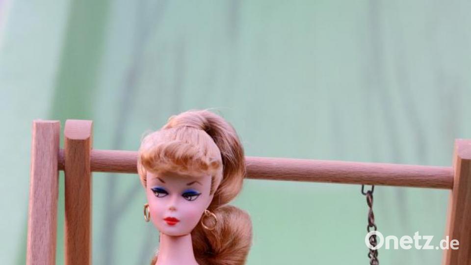 Über 1500 Barbies sind im Besitz von Melanie Korsche. Dabei hat ihre Sammelleidenschaft erst im Erwachsenenalter begonnen. Bild: Gabi Schönberger