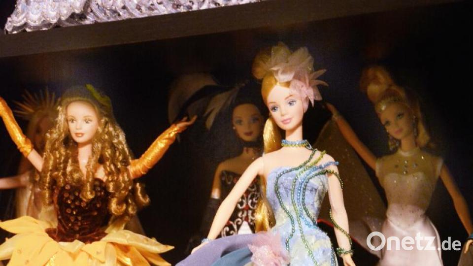 Über 1500 Barbies sind im Besitz von Melanie Korsche. Dabei hat ihre Sammelleidenschaft erst im Erwachsenenalter begonnen. Bild: Gabi Schönberger