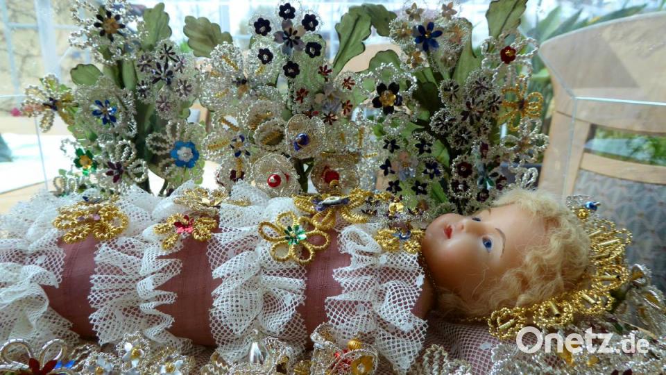 Kleine Kostbarkeiten sind ab 18. März im Steinstadl in Parkstein in der Ausstellung "Filigrane Klosterarbeiten" zu bewundern. Bild: fsb