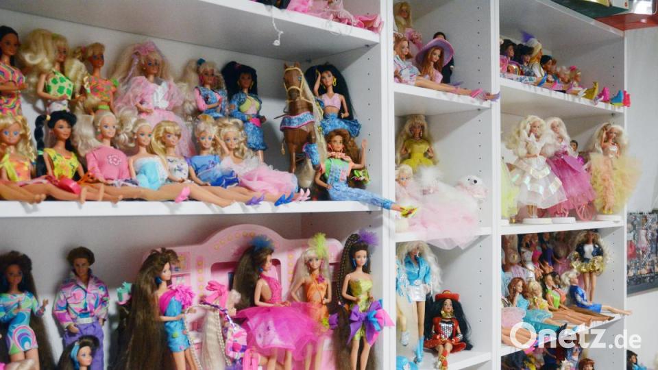 Über 1500 Barbies sind im Besitz von Melanie Korsche. Dabei hat ihre Sammelleidenschaft erst im Erwachsenenalter begonnen. Bild: Gabi Schönberger