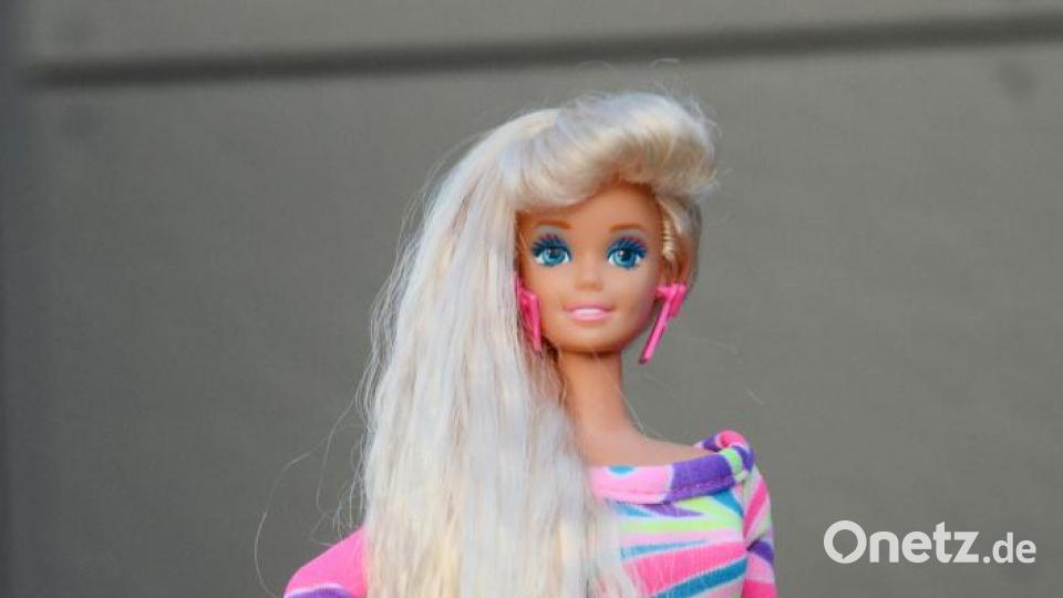 Über 1500 Barbies sind im Besitz von Melanie Korsche. Dabei hat ihre Sammelleidenschaft erst im Erwachsenenalter begonnen. Bild: Gabi Schönberger
