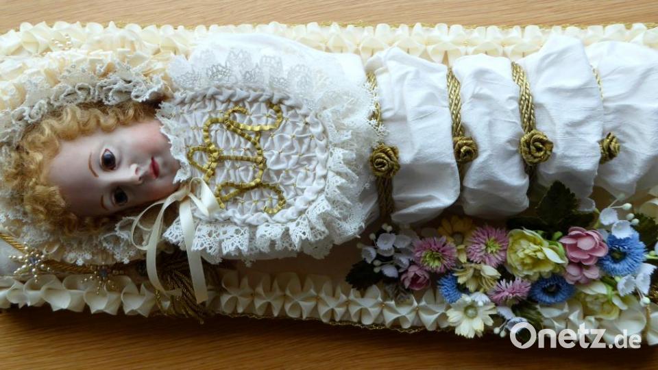 Kleine Kostbarkeiten sind ab 18. März im Steinstadl in Parkstein in der Ausstellung "Filigrane Klosterarbeiten" zu bewundern. Bild: fsb