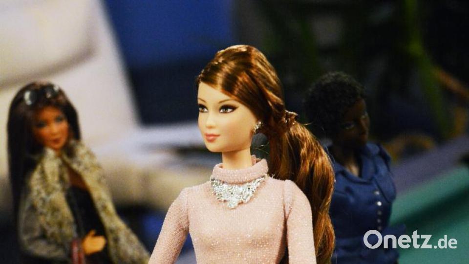 Über 1500 Barbies sind im Besitz von Melanie Korsche. Dabei hat ihre Sammelleidenschaft erst im Erwachsenenalter begonnen. Bild: Gabi Schönberger
