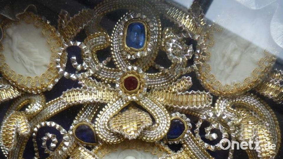 Kleine Kostbarkeiten sind ab 18. März im Steinstadl in Parkstein in der Ausstellung "Filigrane Klosterarbeiten" zu bewundern. Bild: fsb