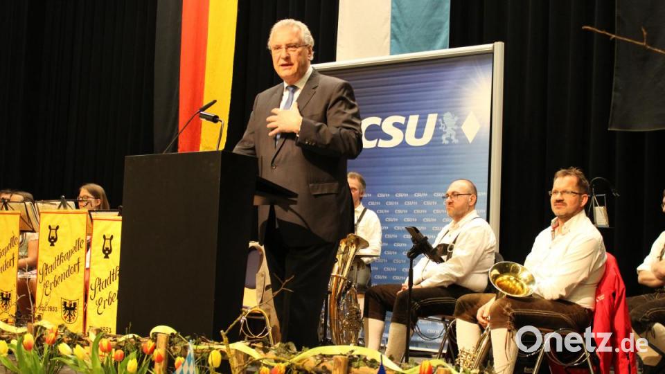 Verstärkung der Polizei, Schutz der Grenzen, europäische Zusammenarbeit - die Themen beim Politischen Ascherfreitag in Erbendorf waren vielfältig. Bild: ckl