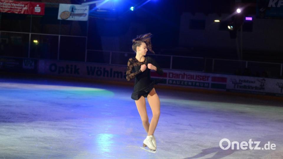 Milena Feil präsentiert ihre Meisterschafts-Kür Bild: brü