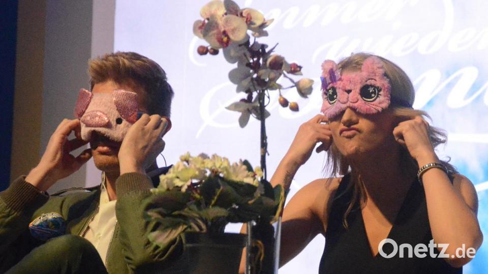 Hatten viel Spaß auf der Bühne: Maximilian Arland und Anna-Carina Woitschack. Bild: Kunz