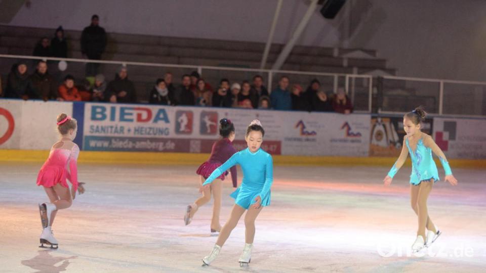 Hania Kalfas, Alexandra Galiev, BaoLu Tang und Zhong ZiNing sind Schlittschuhläufer. Bild: brü