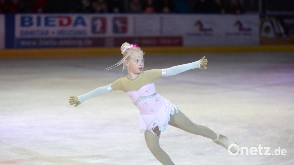 Jule Paulus bei ihrer Pokal-Kür. Bild: brü