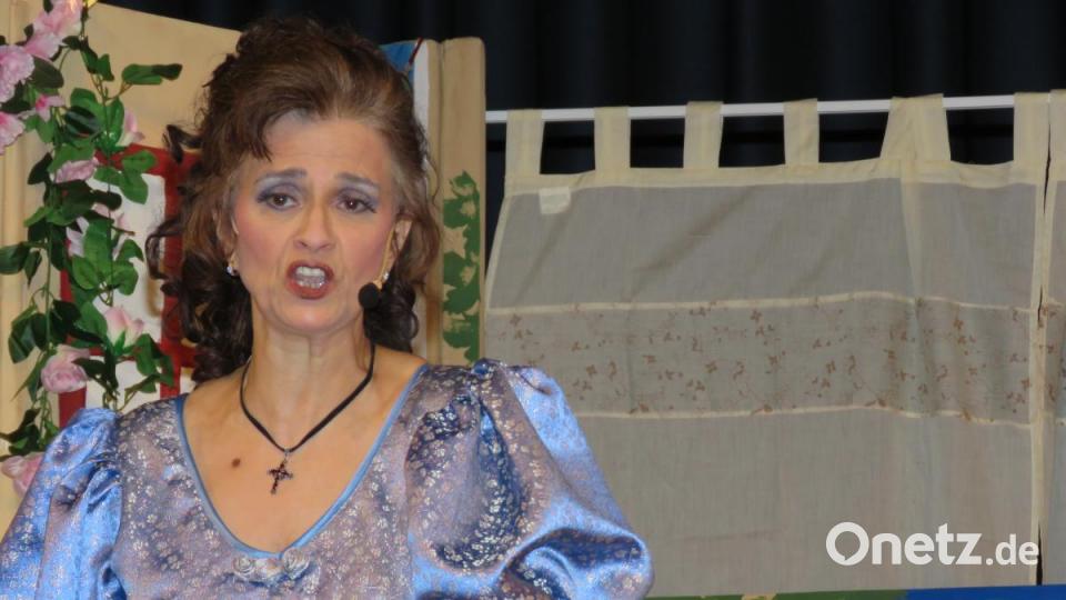 Gertrud Hankl souverän in der Rolle der Isabella. Bild: ubb