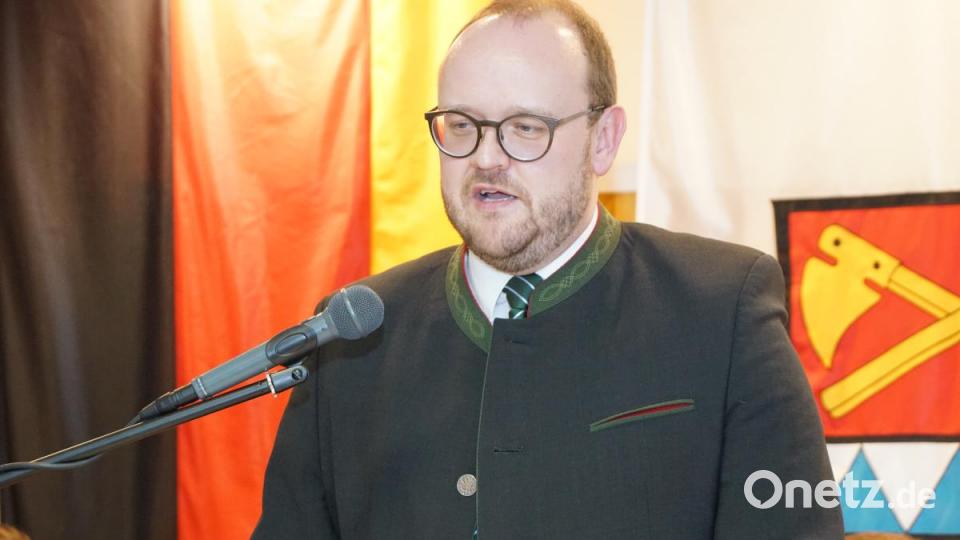 Stellvertretender Bezirksvorsitzender Andreas Meier ist der Festredner. Bild: luk
