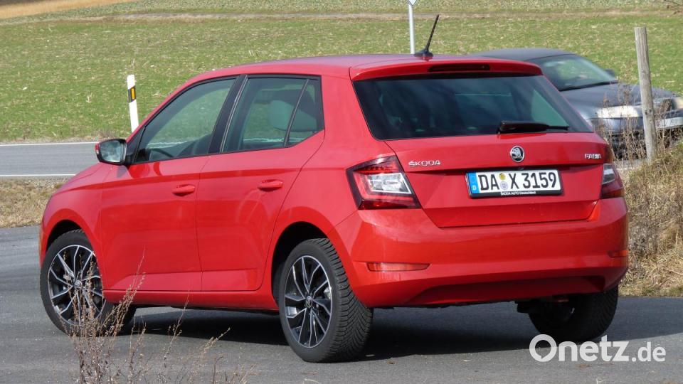Der Fabia baut zwar auf der Plattform des VW Polo, aber noch auf der alten. Bild: bz