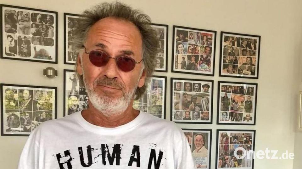 Fernsehmoderator Egon Hugo Balder mit einem T-Shirt aus der Kollektion des Freudenbergers. Bild: exb