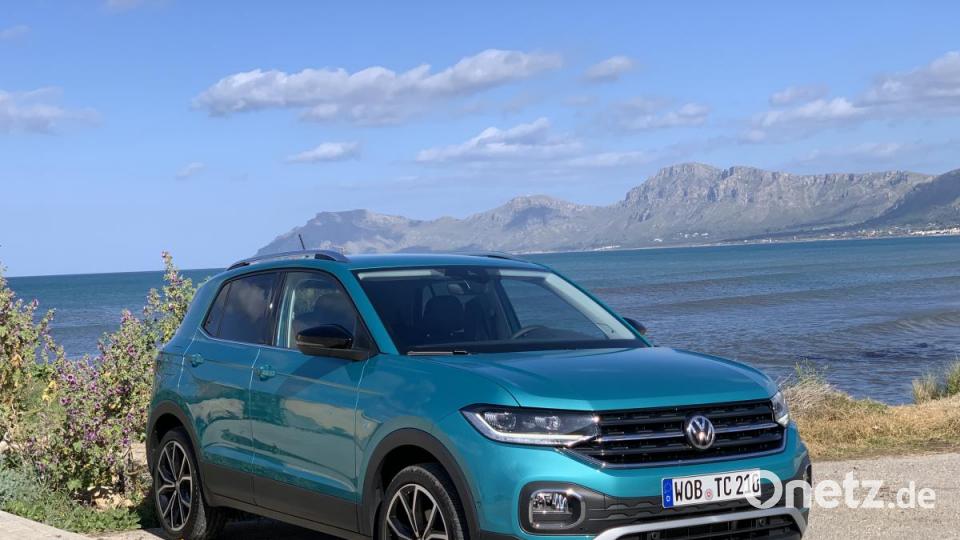 Der neue VW T-Cross ähnelt im Aussehen und im Fahrverhalten dem großen Bruder Tiguan. Bild: Michael Ascherl