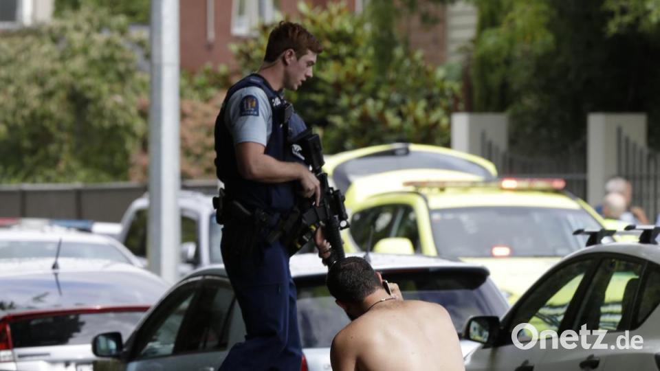 Bei einem Angriff auf zwei Moscheen sterben in der Stadt Christchurch mindestens 49 Menschen. Die Regierung spricht von Terrorismus. Bild: Mark Baker/AP/dpa