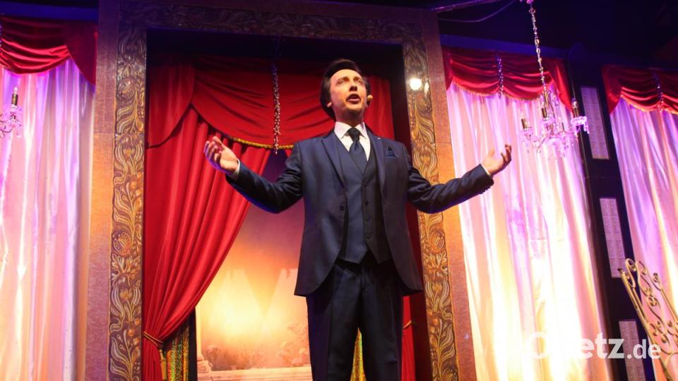 Armin Stöckl begrüßte das Publikum mit viel Charme und Humor. Bild: kmo