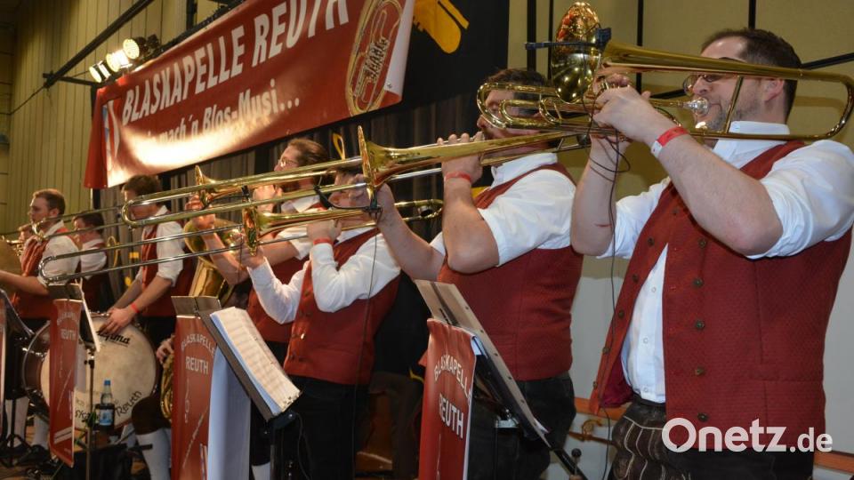 Erstmals mit dabei war die Blaskapelle Reuth. Bild: jr